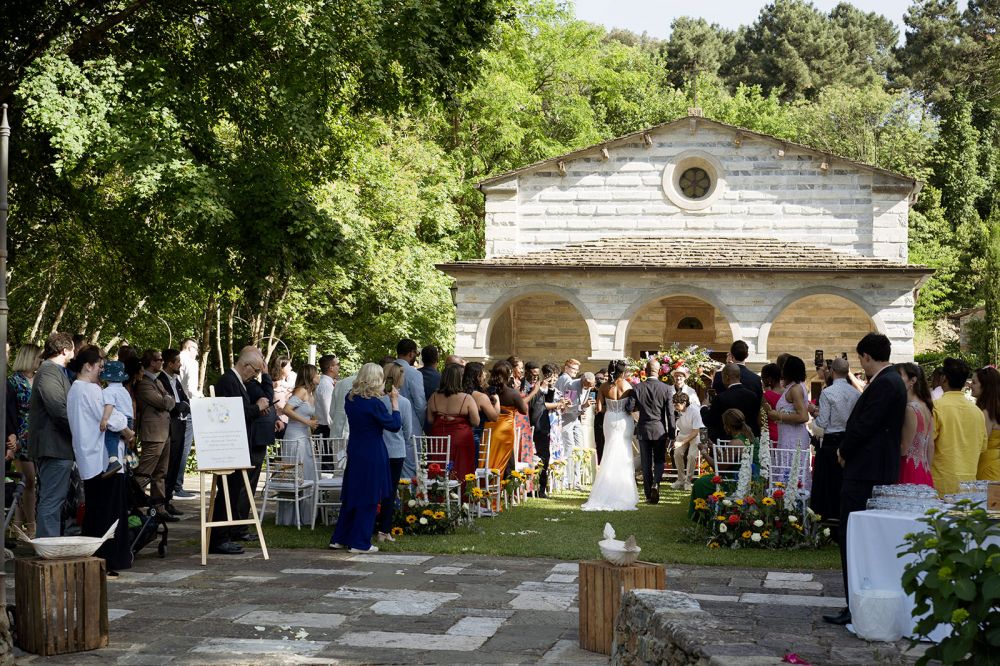 Bride entrance at the Tuscan wedding hamlet
