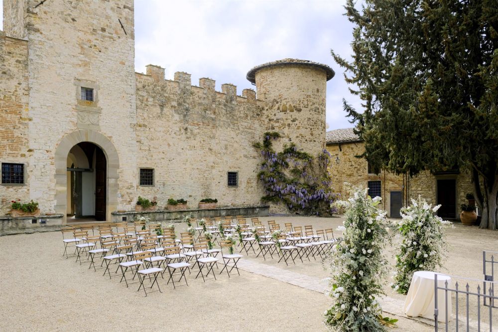 Ceremony at the luxury wedding castle in Chianti