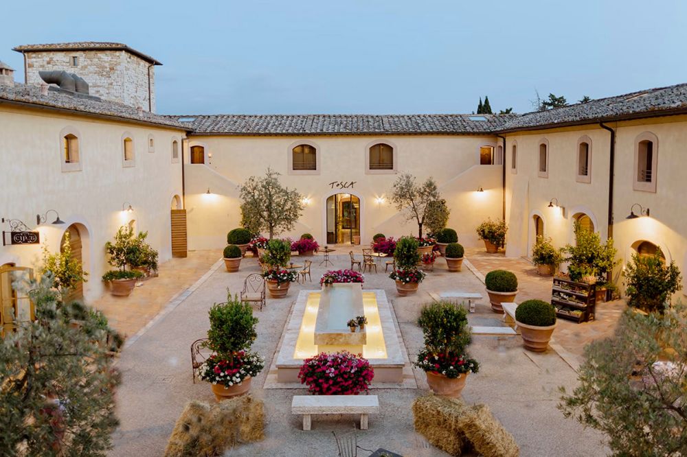 Courtyard of the San Gimignano wedding resort