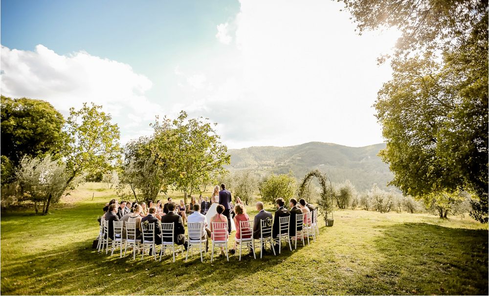 Garden ceremony at the Tuscan farmhouse for weddings