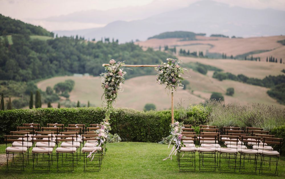 Intimate weddings in Tuscany