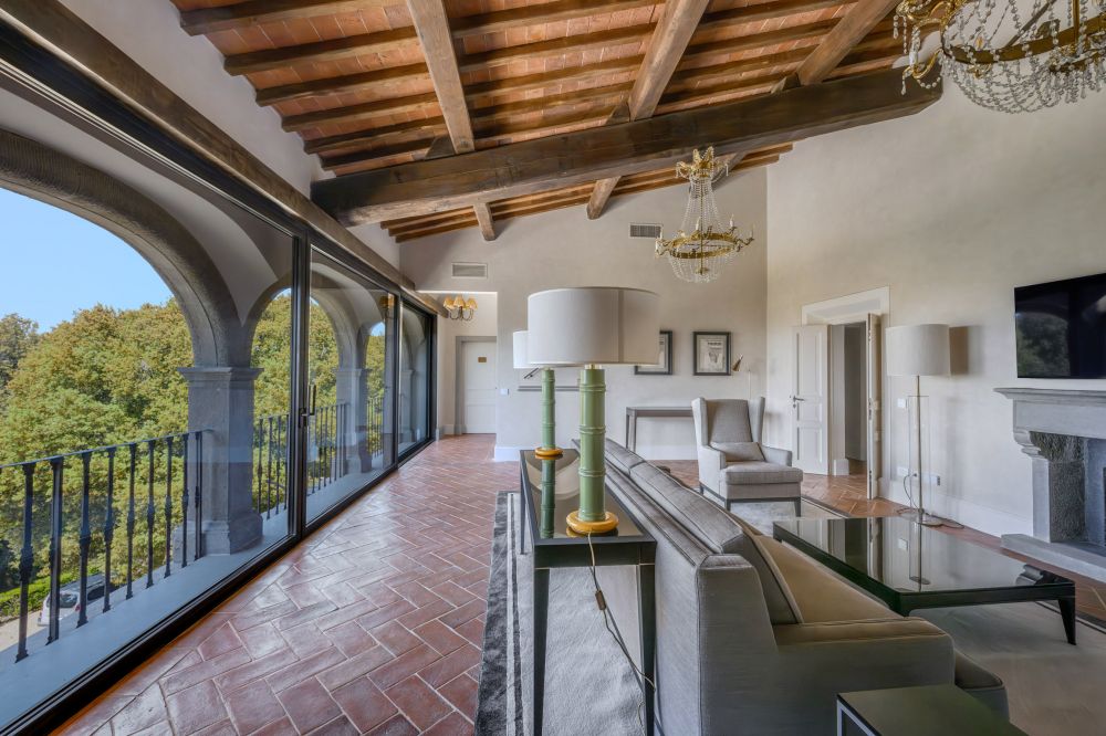 Living room with a view at the villa in Florence for weddings