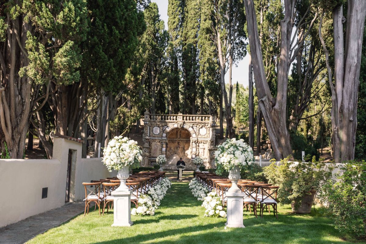 Outdoor ceremony in Tuscany