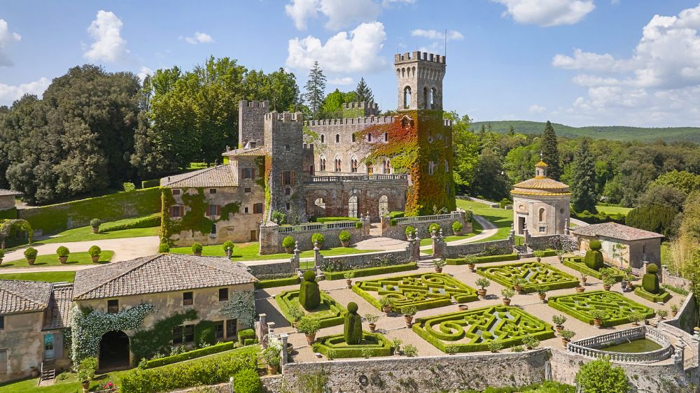 Panoramic view of the luxury wedding castle in Siena