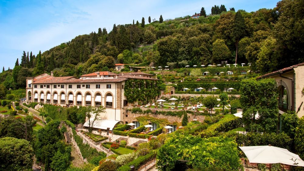Panoramic view of the wedding villa in Florence with view