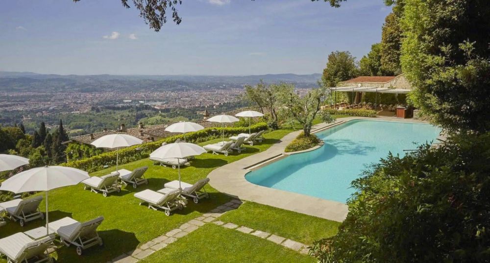 Pool at the wedding villa in Florence with view