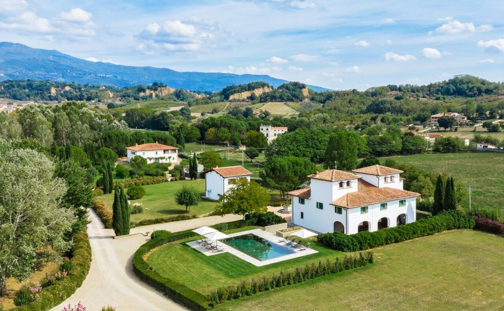 Private villa at the luxury wedding resort in the Tuscan countryside