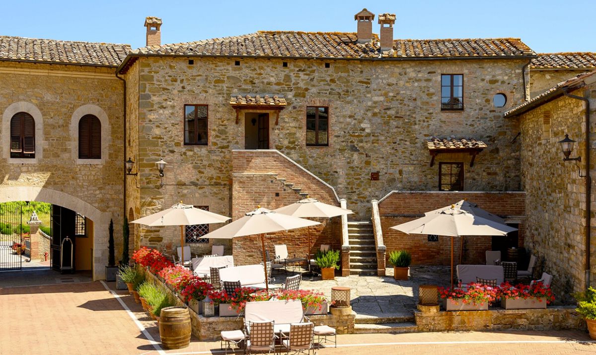 Terrace wth bar at the luxury wedding resort in Tuscany