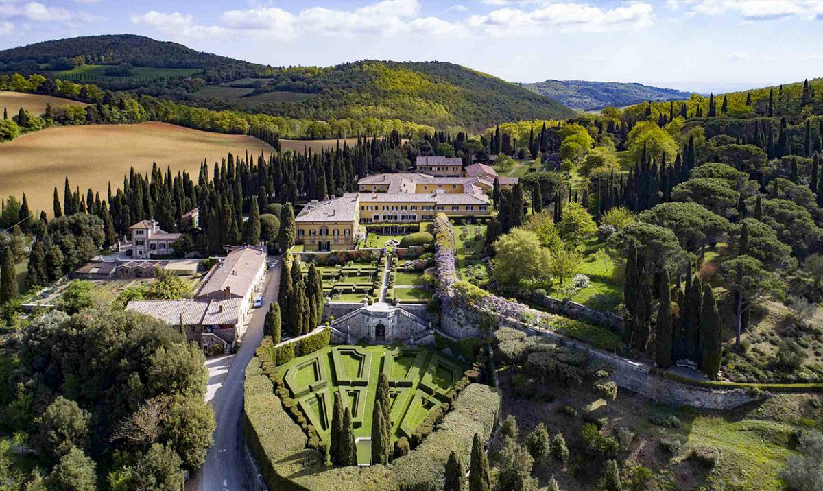 View of the wedding villa in Tuscany