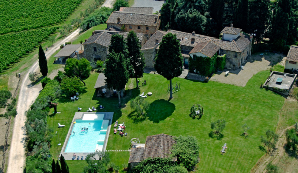 Aerial view of the farmhouse in Tuscany